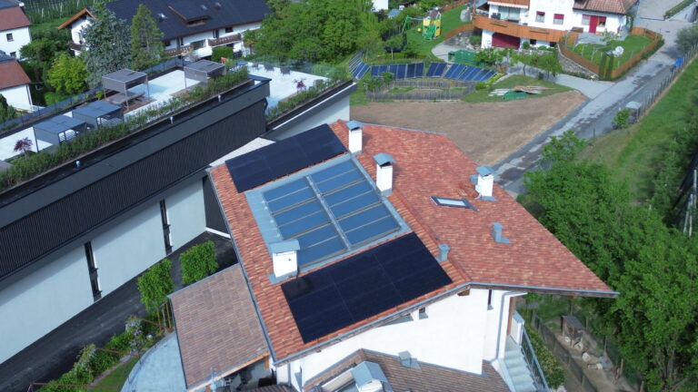 Verschiedene Projekte mit Photovoltaikanlagen
